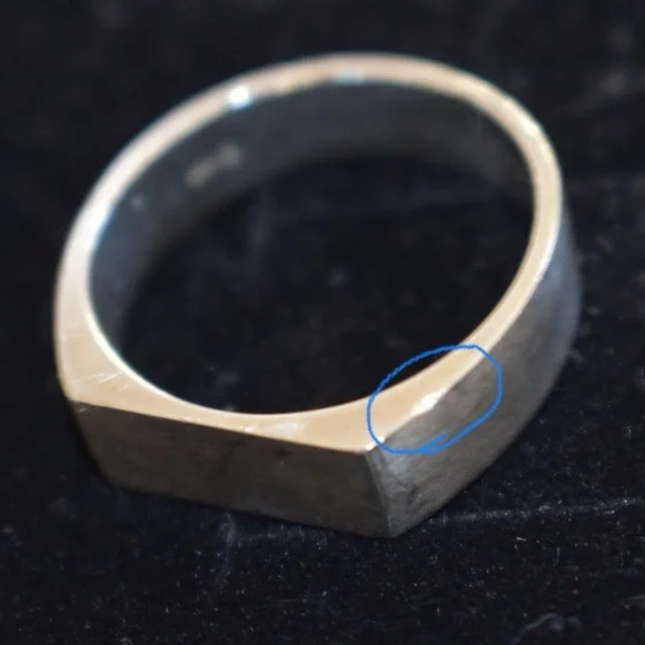 SOLD - Mejuri Rectangular Signet Ring - Picture 11 of 13